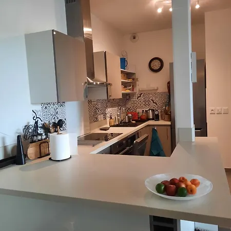 67 M2 Avec 100 M2 Jardin Privatif Reservable Uniquement Par Periode De 7 Jours Minimum Du Samedi Au Samedi Appartement *